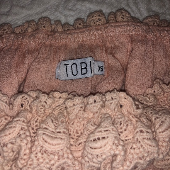 CUTE FLOWY OFF THE SHOULDER TOP! XS - Picture 3 of 4